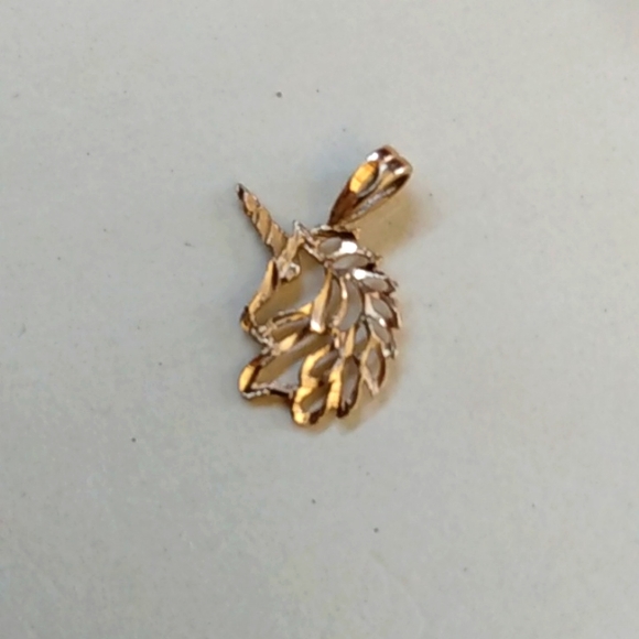 14k yellow gold unicorn head pendant